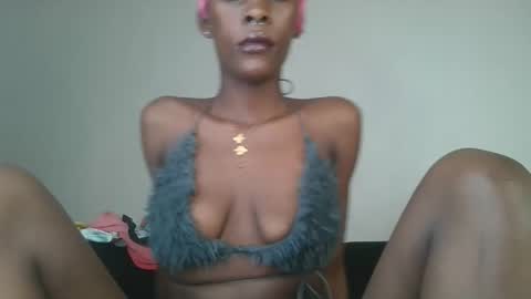 Snapshot of slim_bitch_ chatting on 02.11.26 becky online show from 02.11.26