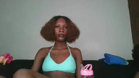 Snapshot of slim_bitch_ chatting on 02.25.26 becky online show from 02.25.26