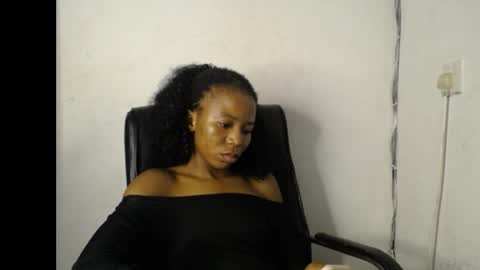 Snapshot of slim_ebonypet chatting on 04.30.26 Crystal online show from 04.30.26