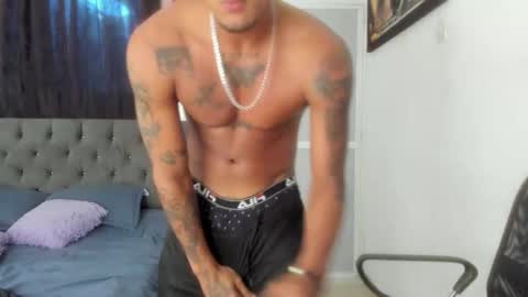 Snapshot of slim_master12 chatting on 05.19.26 slim_master12 online show from 05.19.26