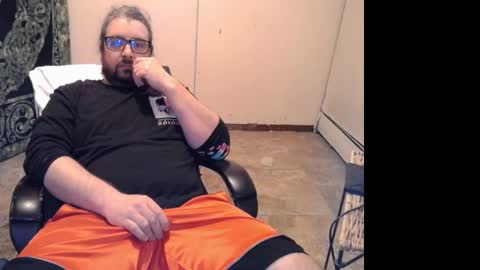 Snapshot of slimdizzy64 chatting on 03.01.25 slave drew or slut online show from 03.01.25