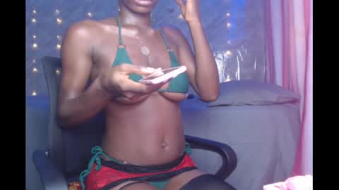 Snapshot of slimzyx chatting on 01.30.25 slimzyx online show from 01.30.25