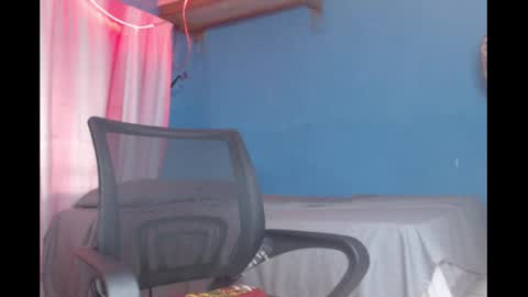 Snapshot of slimzyx chatting on 02.28.25 slimzyx online show from 02.28.25