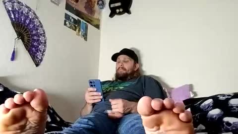 Snapshot of slobberycocklove chatting on 05.18.26 Mr King Feet 69 online show from 05.18.26