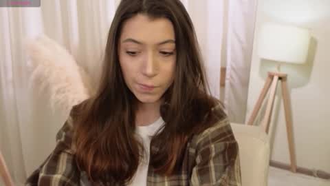 Emilia online show from 11.28.25