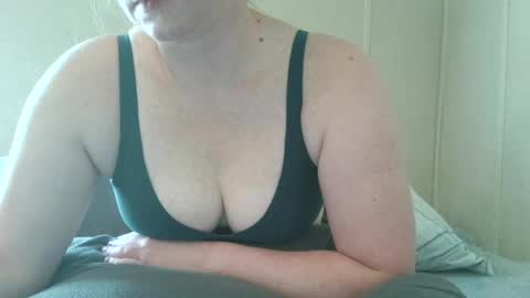 Snapshot of slutty_redhead3 chatting on 06.25.26 Slutty redhead3 online show from 06.25.26