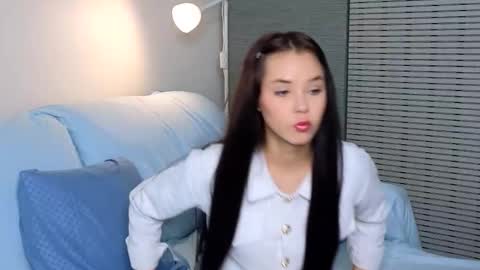 Lily online show from 09.10.25