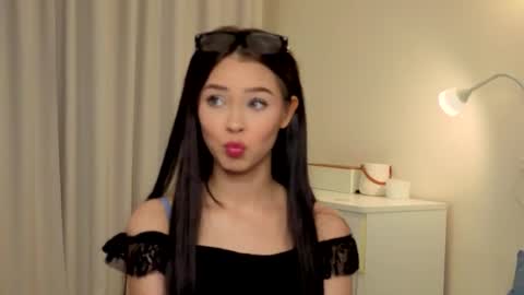 Lily online show from 10.10.25