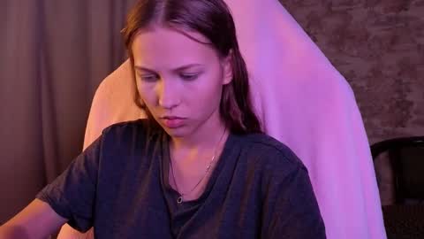 Snapshot of small_emma0 chatting on 09.10.25 Emma online show from 09.10.25