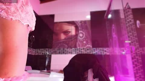 Small Hot19 online show from 01.10.26