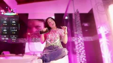 Small Hot19 online show from 02.03.26