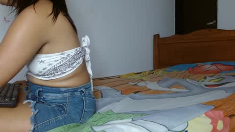 smallflorecita online show from 01.29.25