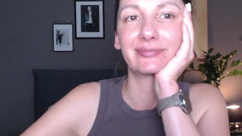 Snapshot of smalltittsbigsoul chatting on 07.08.26 Anna no bbbbybybbabebyy just Anna. And dont call me mom please. online show from 07.08.26