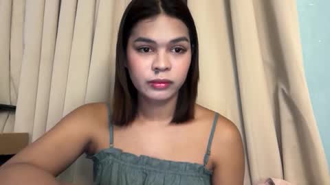 Snapshot of smile_sunshinex chatting on 11.10.25 call me sunshine online show from 11.10.25