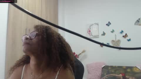 Snapshot of smilet_milf chatting on 02.26.25 Smileth online show from 02.26.25