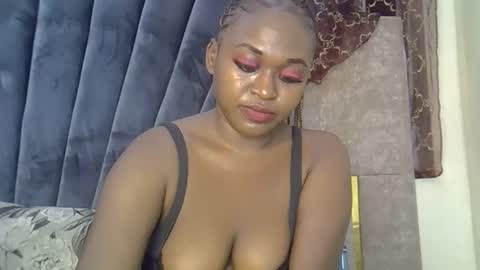 smiley_berry online show from 10.06.25