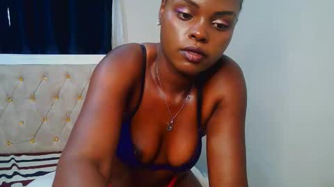 Snapshot of smiley_chocolate chatting on 02.18.26 Smiley chocolate online show from 02.18.26