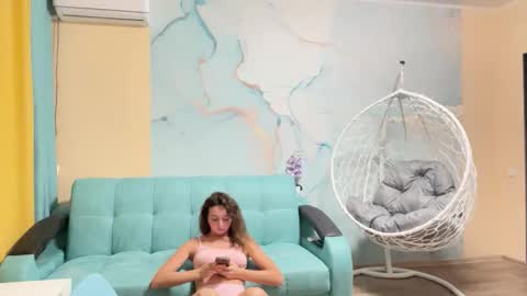 Snapshot of smiling_riddle chatting on 10.23.25 smiling_riddle online show from 10.23.25