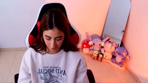 Snapshot of smm_hll chatting on 10.22.25 S A L O M M E online show from 10.22.25