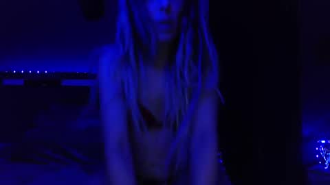 Snapshot of smokeingbitch420 chatting on 02.01.26 love bug online show from 02.01.26