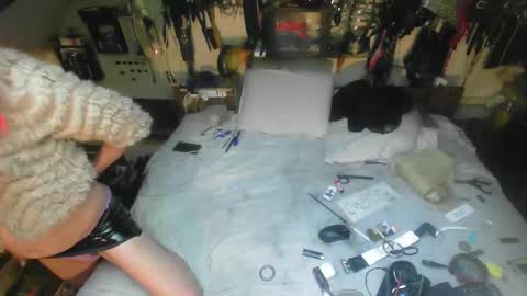 smokeslut365 online show from 10.31.25