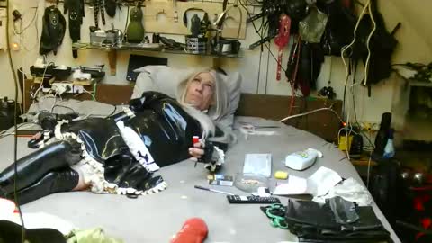 Snapshot of smokeslut365 chatting on 02.05.26 smokeslut365 online show from 02.05.26