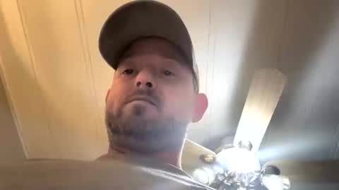 Snapshot of smokeymt420 chatting on 12.15.25 smokeymt420 online show from 12.15.25