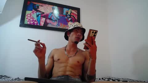 Snapshot of smooke_skinny chatting on 09.11.25 Daniel Aston online show from 09.11.25