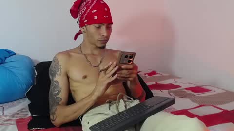 Snapshot of smooke_skinny chatting on 09.15.25 Daniel Aston online show from 09.15.25