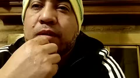 Snapshot of smoothstrik3r chatting on 12.05.25 smoothstrik3r online show from 12.05.25