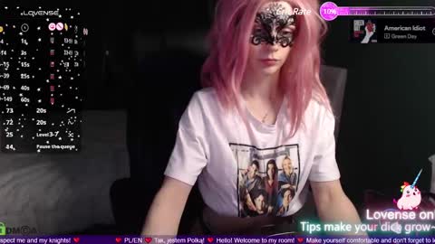 Strawberry Muffin online show from 02.13.25