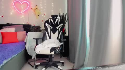 Snapshot of smurfette77 chatting on 07.28.26 Sex-machine is my passion activate it with your tips and enjoy with me online show from 07.28.26