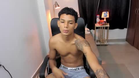 Snapshot of snak_master1 chatting on 11.05.25 snak_master1 online show from 11.05.25