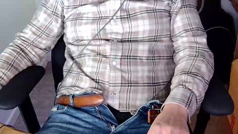 Sneakybill online show from 10.21.25