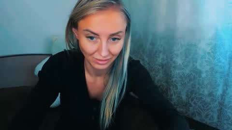 Snapshot of snezanablond chatting on 02.09.26 Sneja online show from 02.09.26