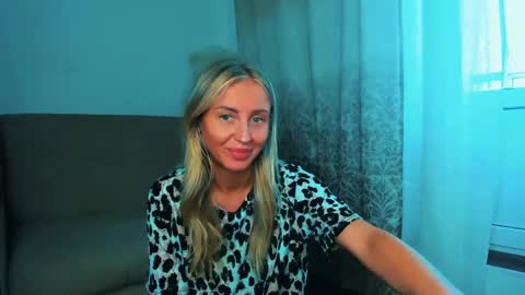 Snapshot of snezanablond chatting on 05.08.26 Sneja online show from 05.08.26
