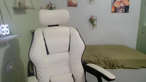 snow_2000 online show from 12.21.24