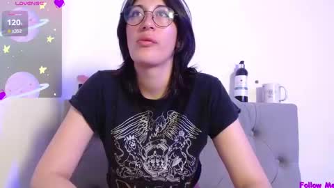 IG     OF red moonn online show from 02.03.25