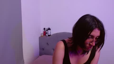 IG     OF red moonn online show from 02.18.25