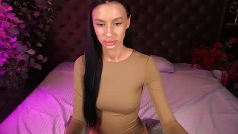 snow_whiteeex online show from 10.08.25