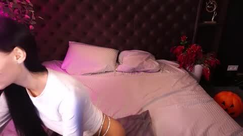 snow_whiteeex online show from 11.04.25