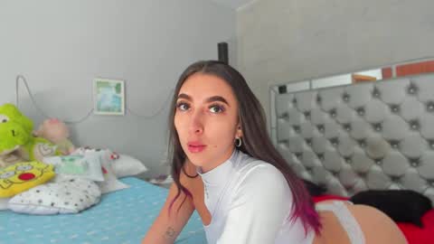 snowbabyxox online show from 12.13.24