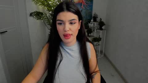 snowingwinter online show from 12.21.25