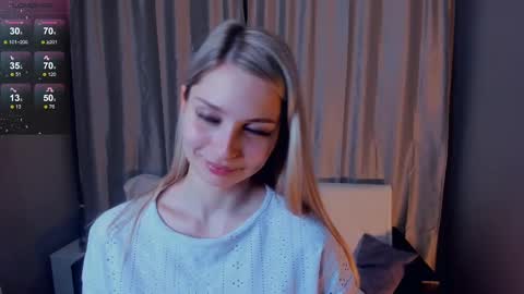 Snapshot of so__sweet chatting on 02.09.25 Alice - Birthday Girl online show from 02.09.25