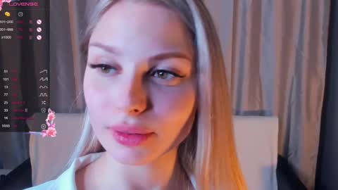 Snapshot of so__sweet chatting on 02.14.25 Alice - Birthday Girl online show from 02.14.25