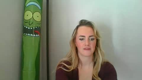 Snapshot of soakingumbrella chatting on 02.03.25 Soaking Umbrella online show from 02.03.25