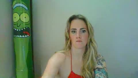 Snapshot of soakingumbrella chatting on 02.03.25 Soaking Umbrella online show from 02.03.25