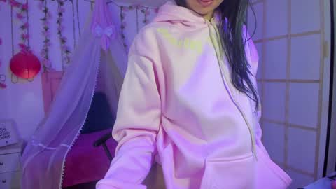 Snapshot of soffi_roberts chatting on 01.22.25 sofiia online show from 01.22.25