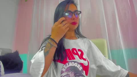 Snapshot of soffi_roberts chatting on 02.08.25 sofiia online show from 02.08.25