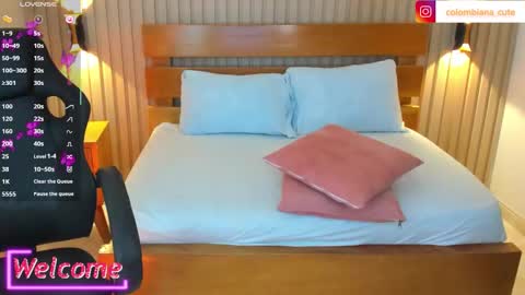 Snapshot of soffia_modre chatting on 02.03.26 Help me achieve 100 thumbs up online show from 02.03.26